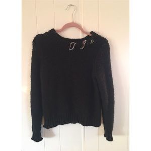 Comfy sweater with rhinestone string attached 💍